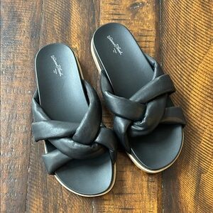 Black Universal Thread Slide Sandals